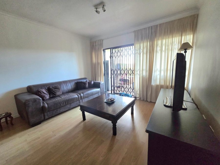 To Let 2 Bedroom Property for Rent in Vredehoek Western Cape